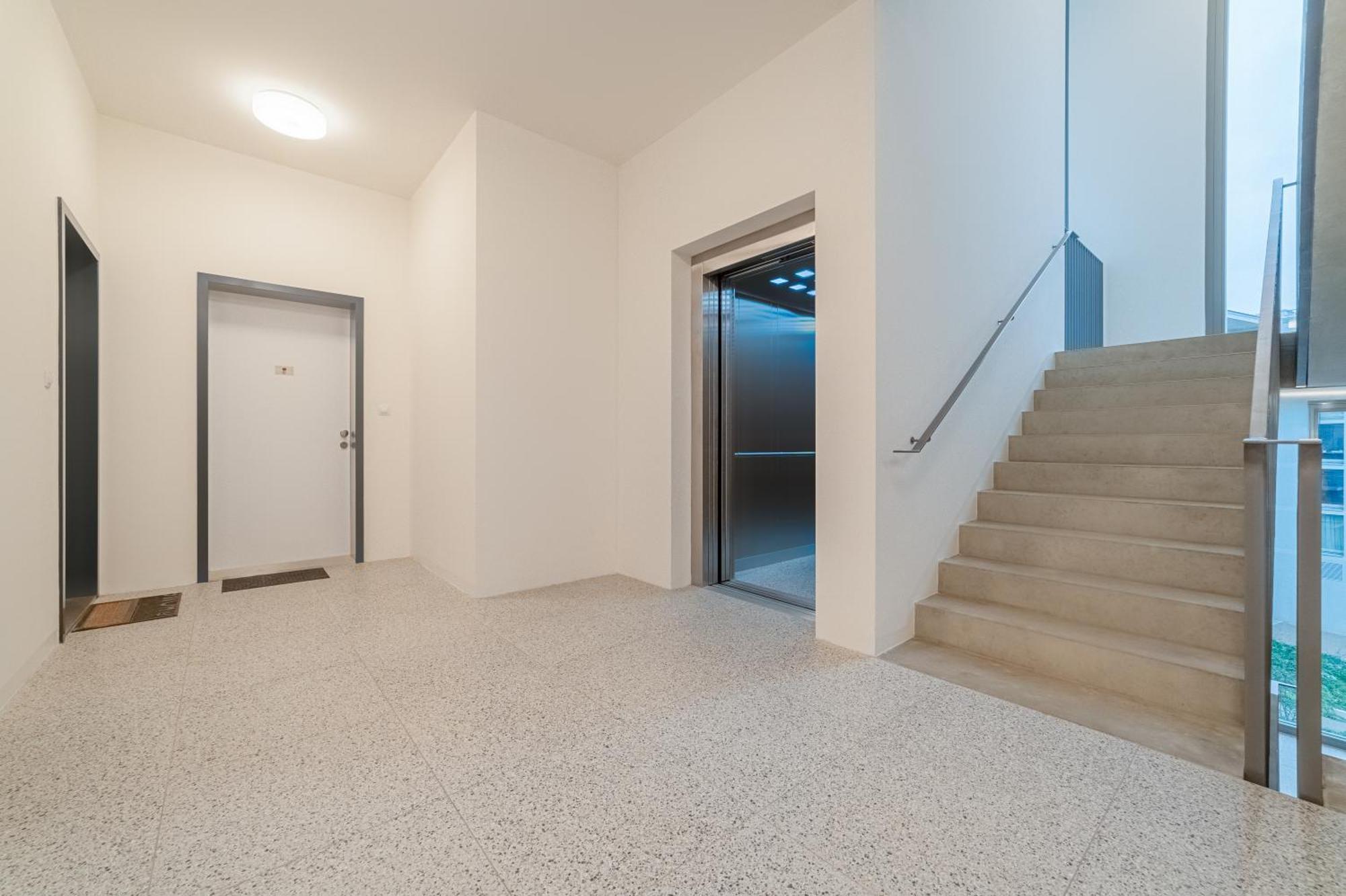 Silksuite By Rentez * Praag
